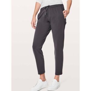 Lululemon On The Fly Pant in Dark Shadow